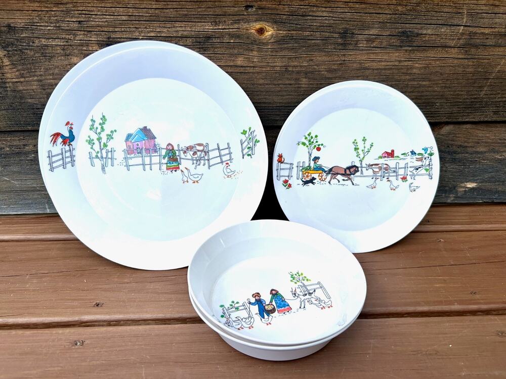 Vintage Melamine Farmhouse Country Scene Dinnerware Set 4pc Plates Bowls 1970s